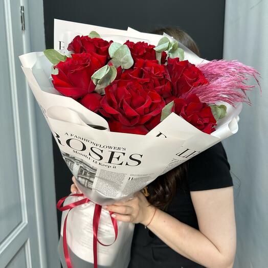 Стильный букет ажурных роз