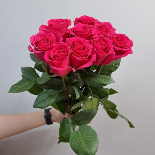 9 малиновых роз
