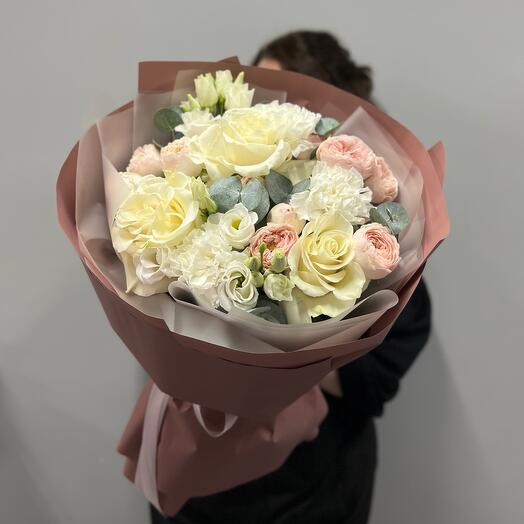 Delicate bouquet with white roses