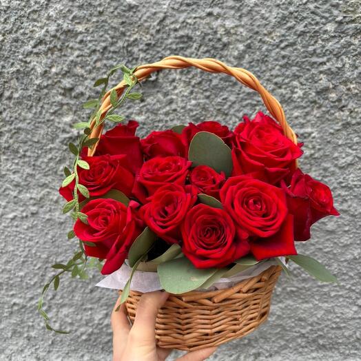 Корзина с розами ️🌹