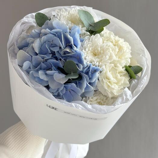 Сборный букет с гортензией
