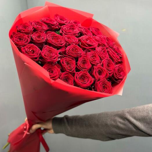Букет из 31 красной розы Red Naomi 50 см