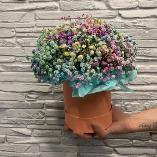 Цветы в коробке из цветной Гипсофилы