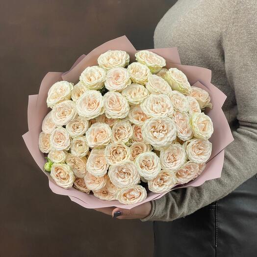 Букет кустовых роз София 15 шт