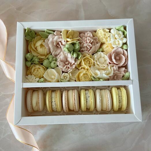 Набор из зефирных цветов и ассорти macarons подарок маме, на День матери