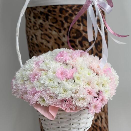 Шикарная корзина из хризантем