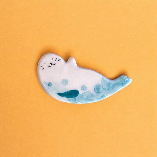 Brooch energy saving Seal