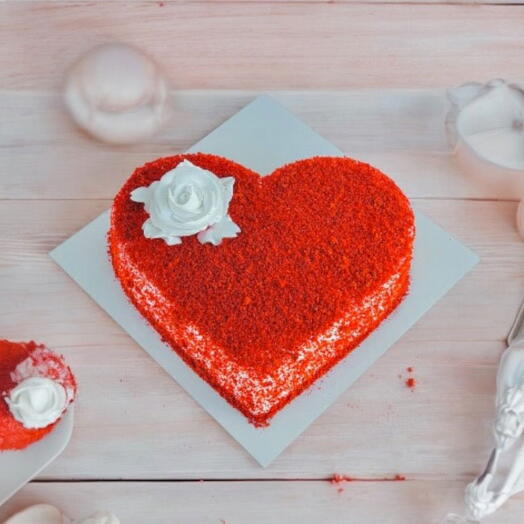 Valentine love cake