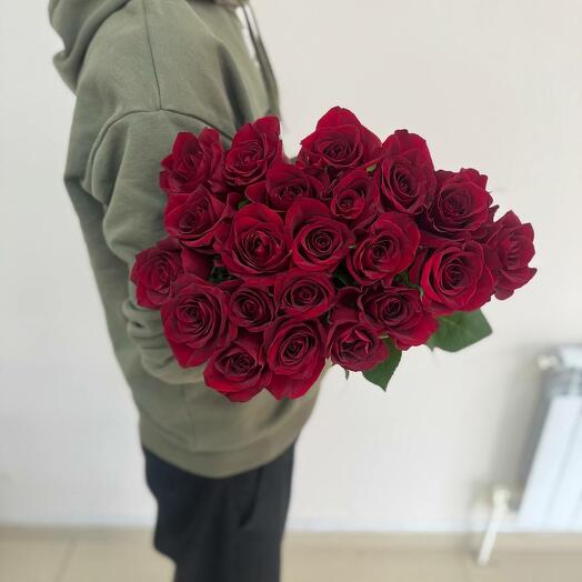 21 роза 70 см