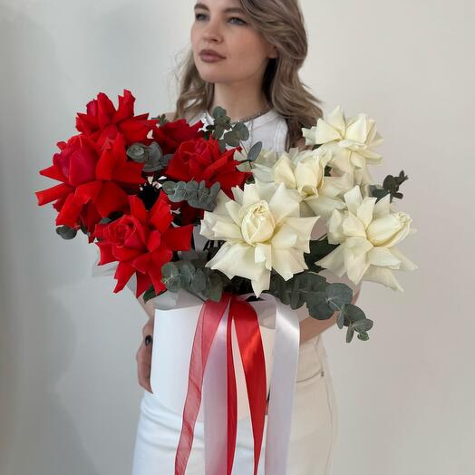 Композиция из 15 французских роз