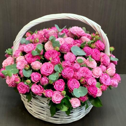 Корзина с розами