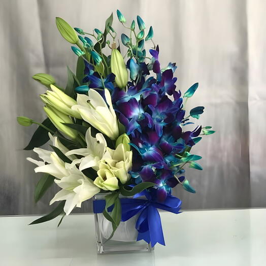 Lilly   Orchid Vase
