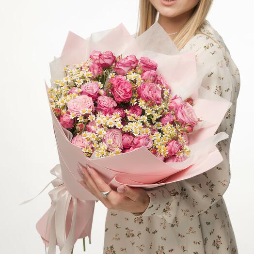 Кустовая роза с матрикарией букет les fleur (В0028)