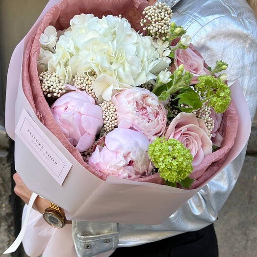 Soft Kiss Peonies