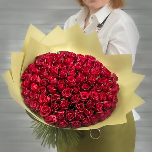 101 красной розы в упаковке (Кения) 40 см