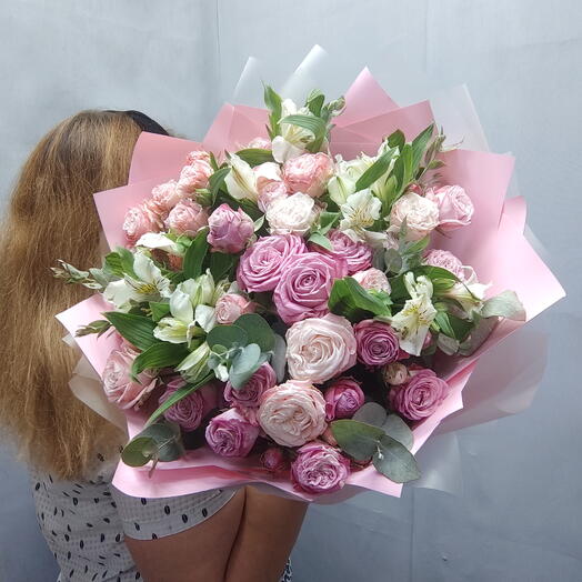 Букет пионовидная кустовая роза , альстромерия 0004
