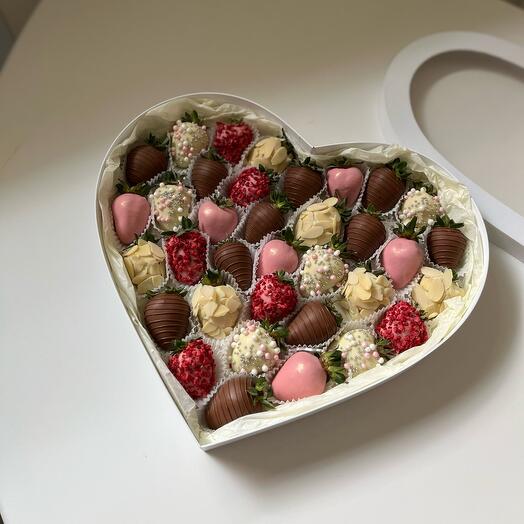 Сердце с клубникой в шоколаде 35шт 🍓