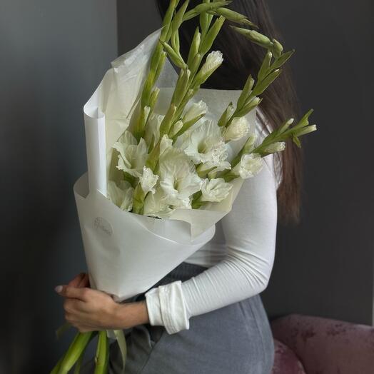 Гладиолусы белые 5 штук в букете 🤍