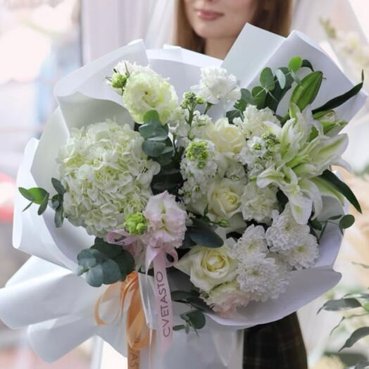 Белоснежный сборный букет