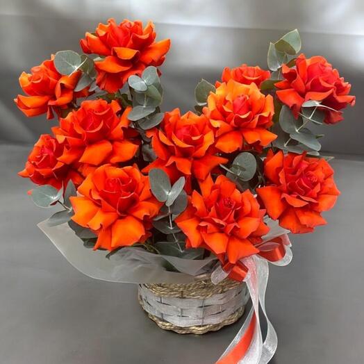 Корзина с французскими розами