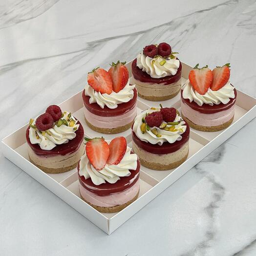 Мини чизкейки 6шт ассорти (клубника, фисташка малина)
