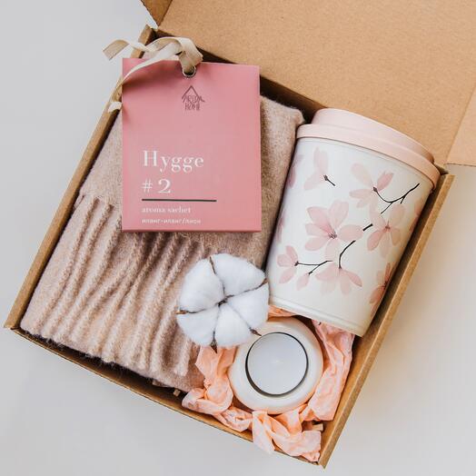 Подарок для женщины, мамы, бабушки, коллеги, с теплым палантином и стаканом для напитков