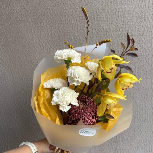 Букет с цимбидиумом