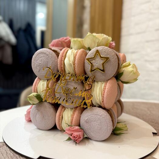 Торт куб из макарон
