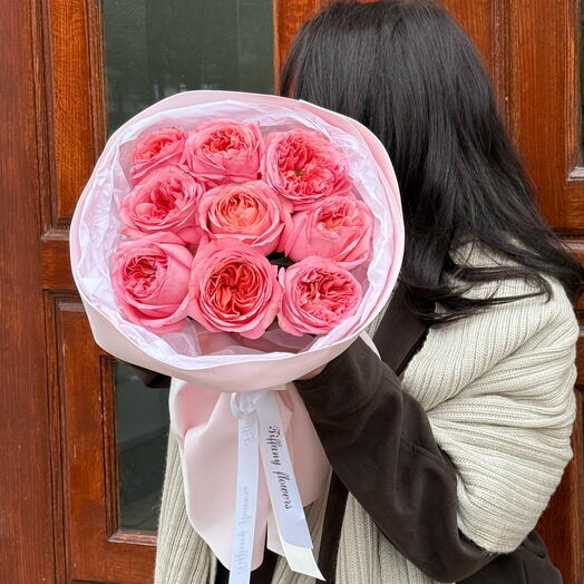 Букет от цветочного дома «TIFFANY» розы pink expression в розовой упаковке