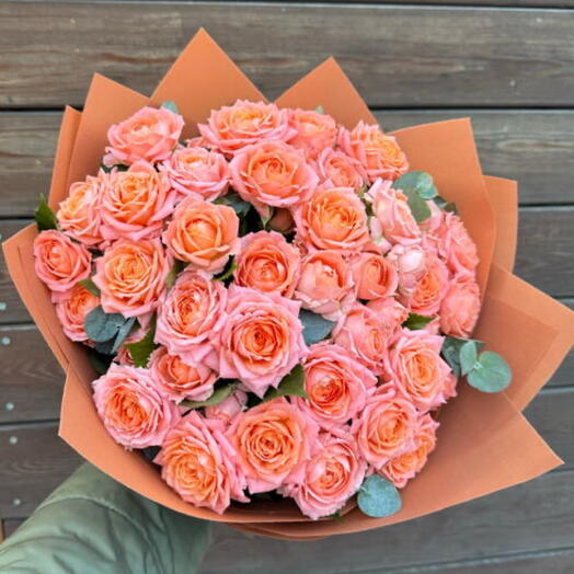 Букетик из кустовых оранжевых роз 🧡