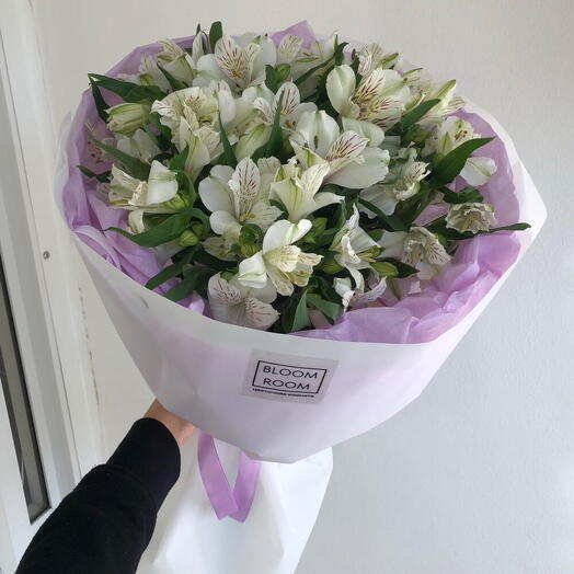 Монобукет "Ароматный шёлк" Bloom Room: альстромерия
