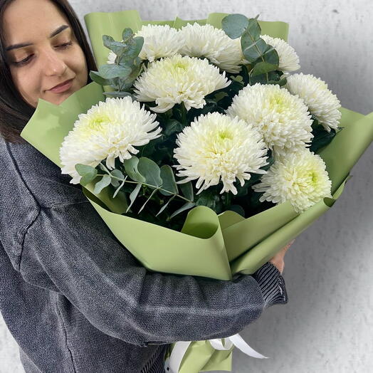 Элегантный букет из одноголовых хризантем 🤍