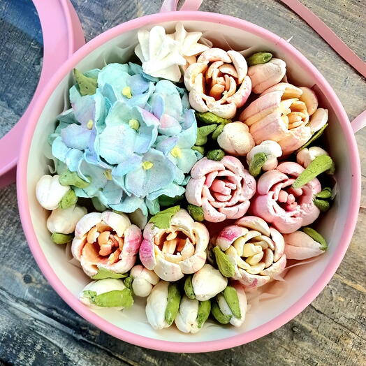 Гортензия и тюльпаны из зефира