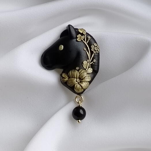 Брошь конь черно-золотой