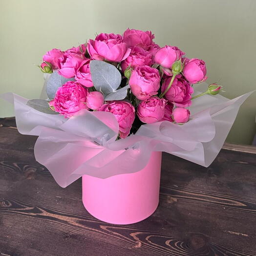 Пионовидная роза в коробке