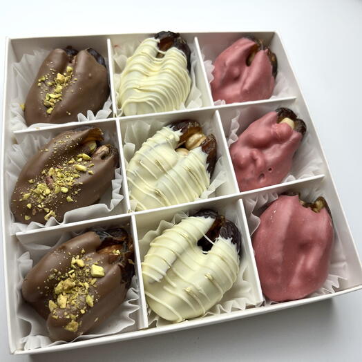 Королевские финики в трех видах шоколада с орехами «Изысканный подарок»