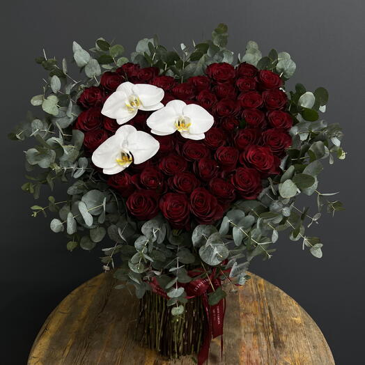 Сердце из Бордовых Роз с Орхидеями