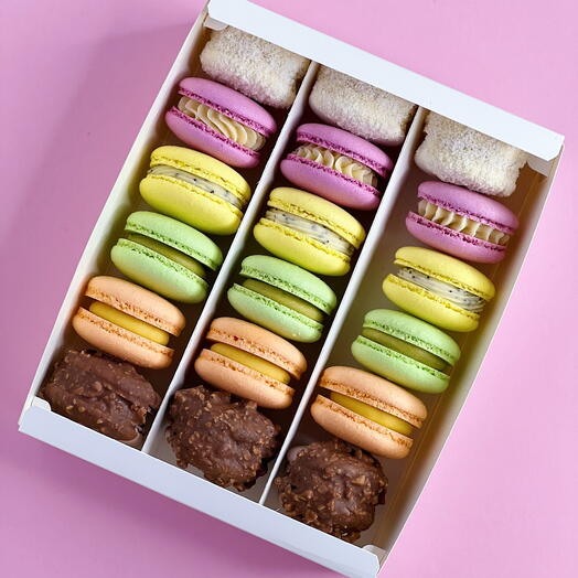 Macaroon set of 18 pieces