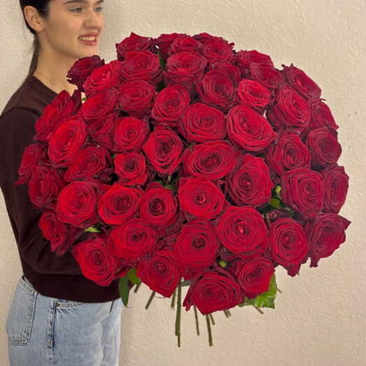 Шикарный букет для любимой 51 Роза Red Naomi