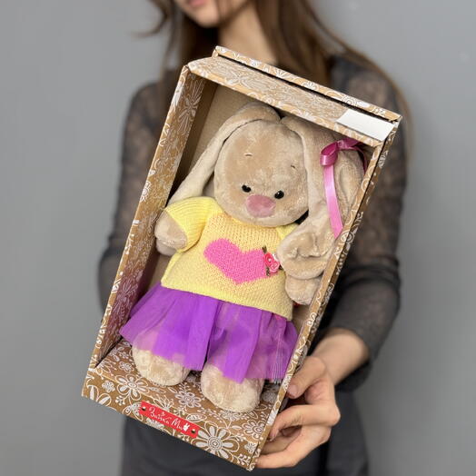 Зайка в кофточке