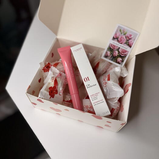 Бокс с Rafaello и блеском Clarins