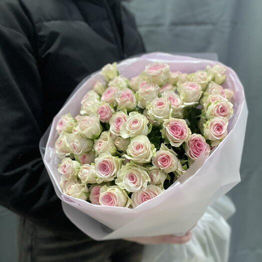 Букет из кустовых роз