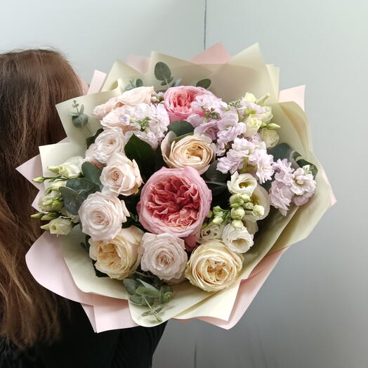 Акция!!! Авторский букетик роза, роза пионовидная кустовая, маттиола, эустома, эвкалипт