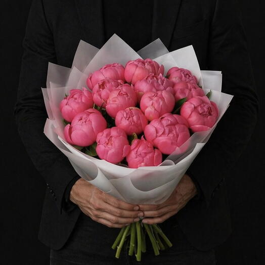 15 коралловых пионов