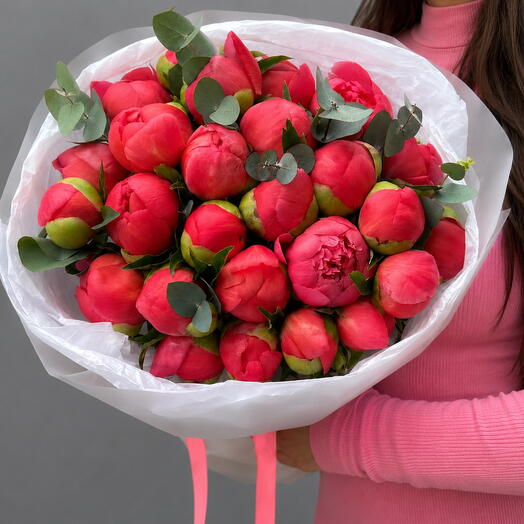 Пионы коралл и эвкалипт (25)