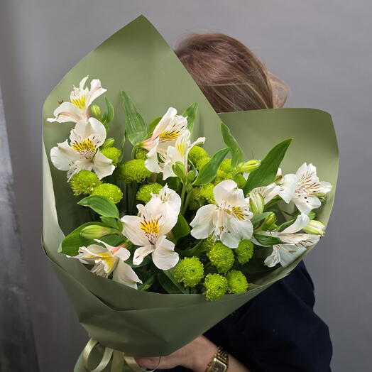 Стильный букет с белой Альстромерией и Хризантемой🌿