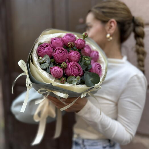 Букет «Внутренний свет» из пионовидных кустовых роз 💞