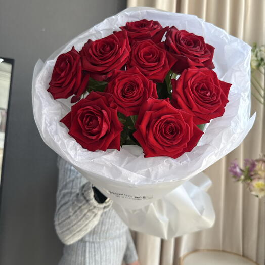 Красные розы 9 шт