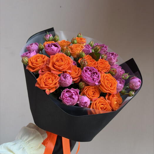 Букет микс кустовых роз (9)