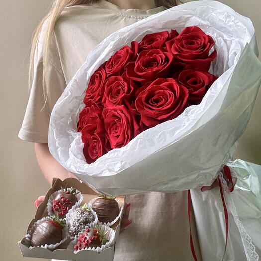 Комбо набор 11 красных роз + 🎁
